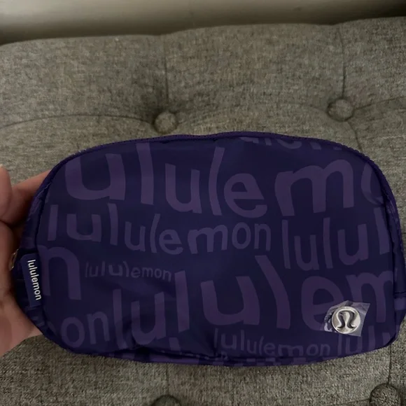 Lululemon Everywhere Belt Bag 1L Wobbley Wordmark Atomic Purple Petrol NWT - Picture 4 of 7